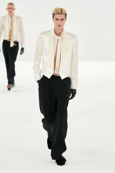 Look 61